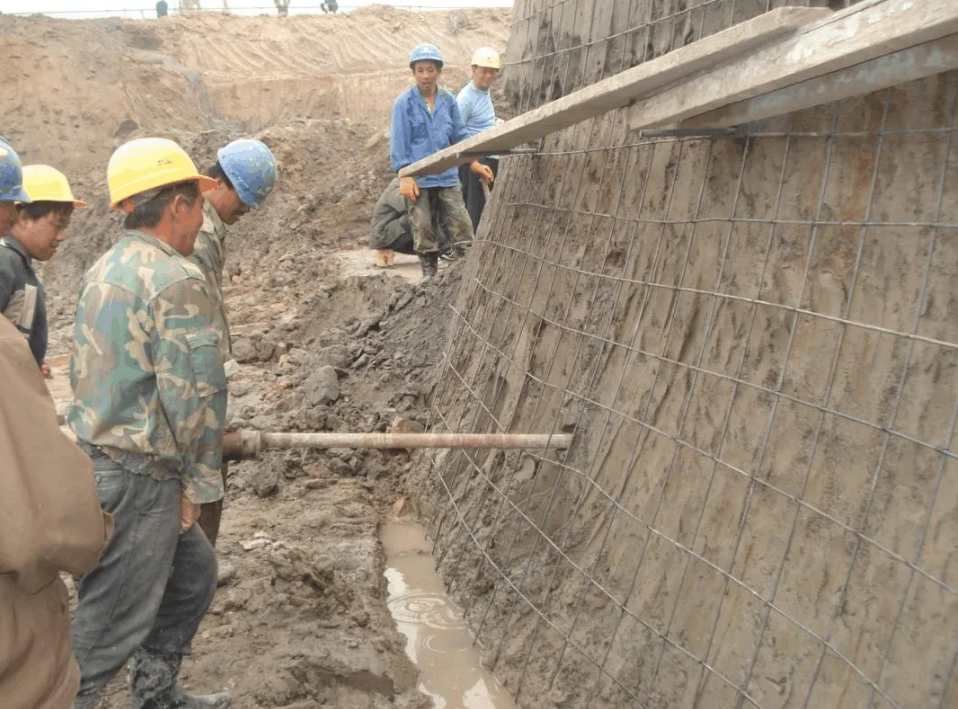 峰峰矿常见基坑支护开挖事故的原因分析与处理方法